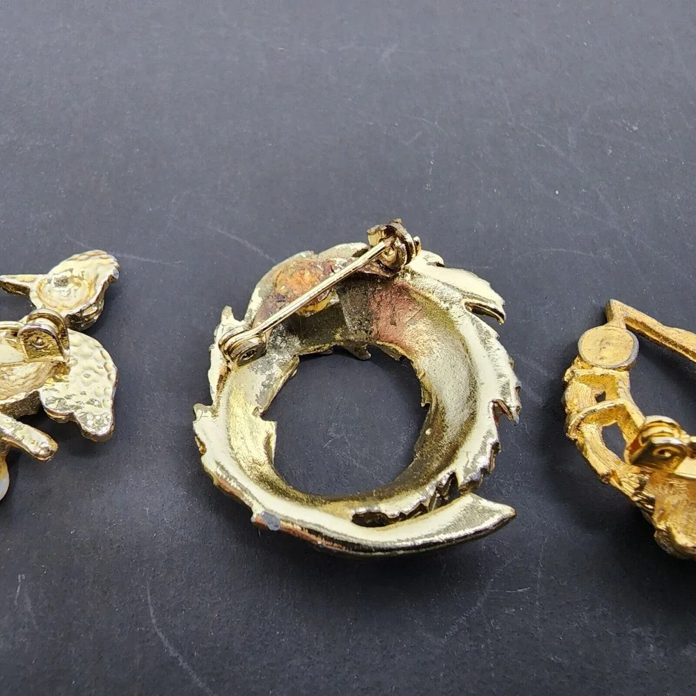 Vintage Lot‎ of 5 Bird Angel Leaf Wreath Gold Tone Brooch Lapel Pins